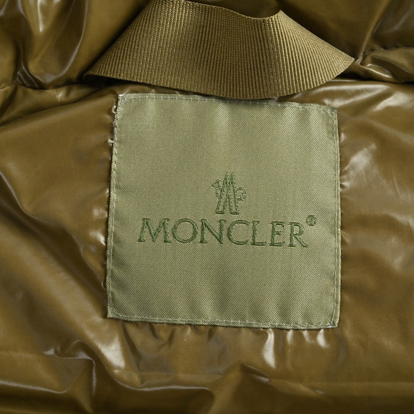 Logo-Patch High-Gloss Puffer Vest
