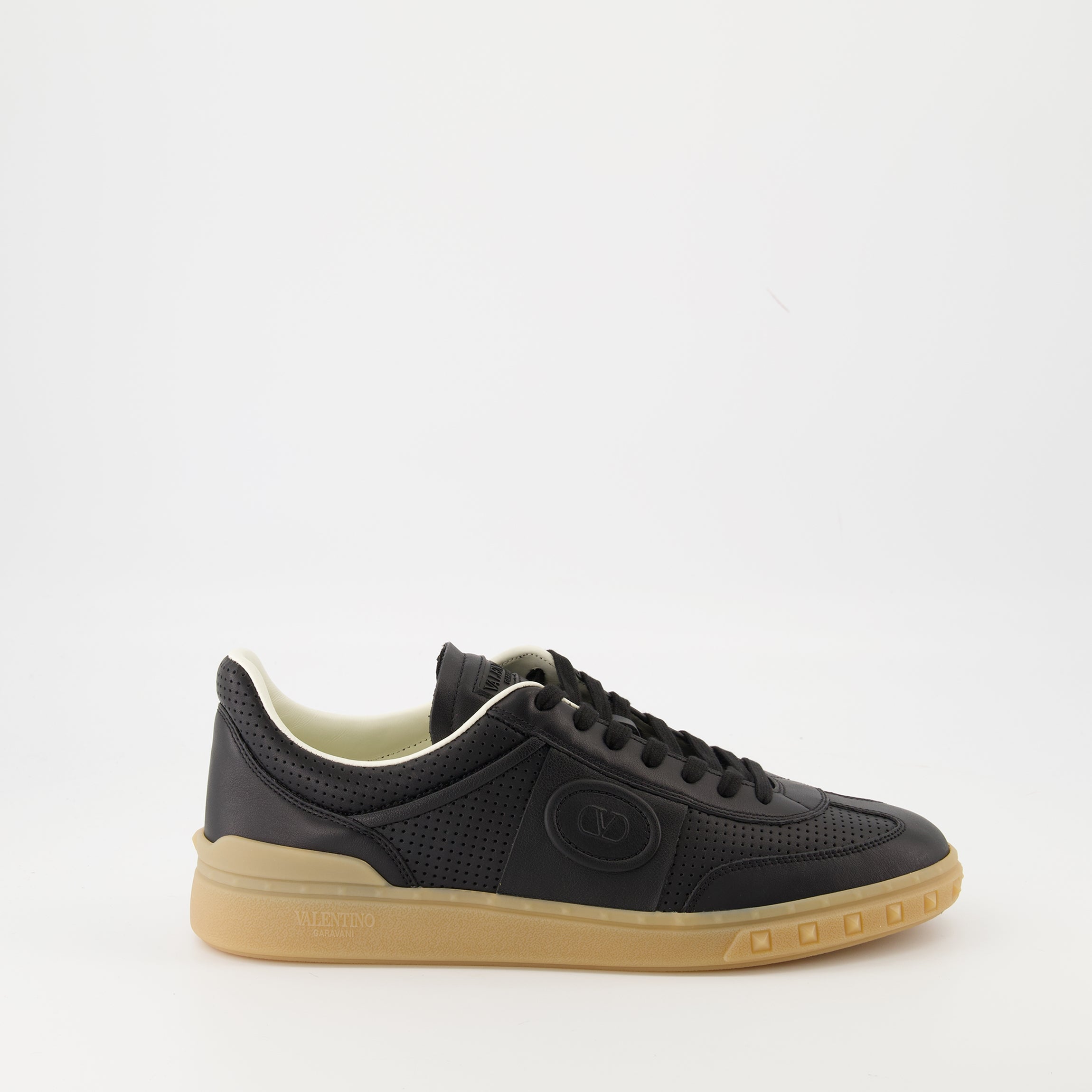 UpVillage Sneakers