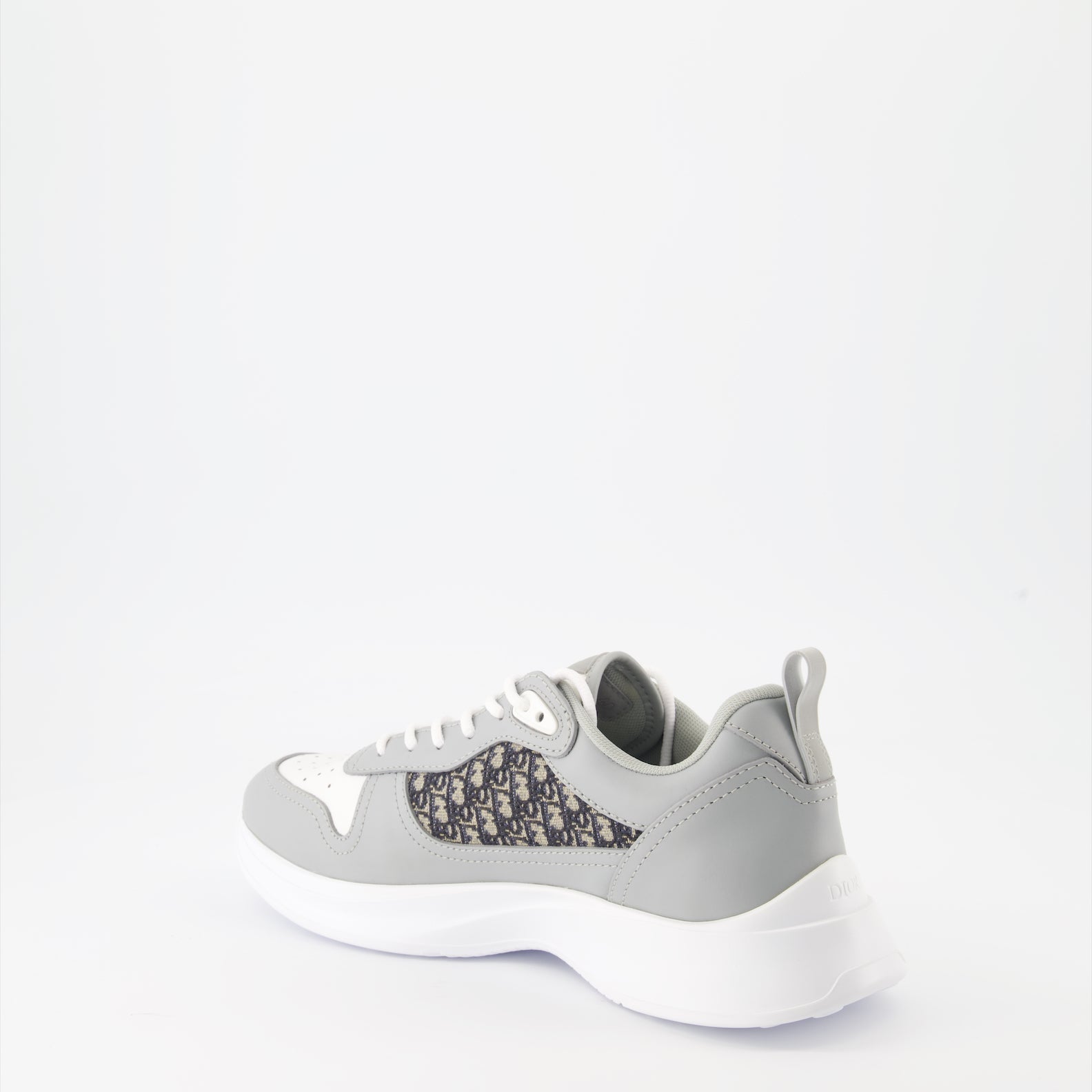 B25 sneakers