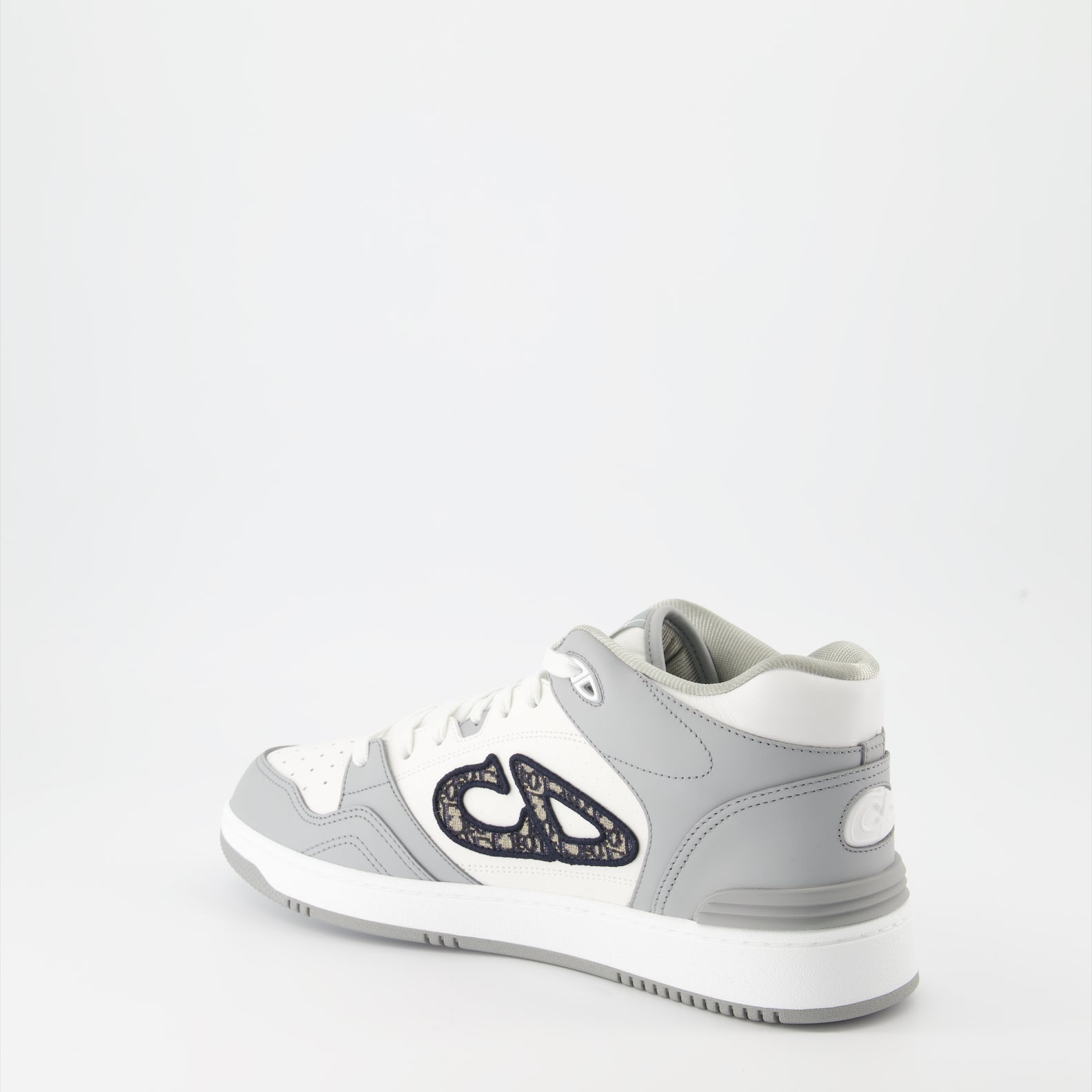 B57 Sneakers