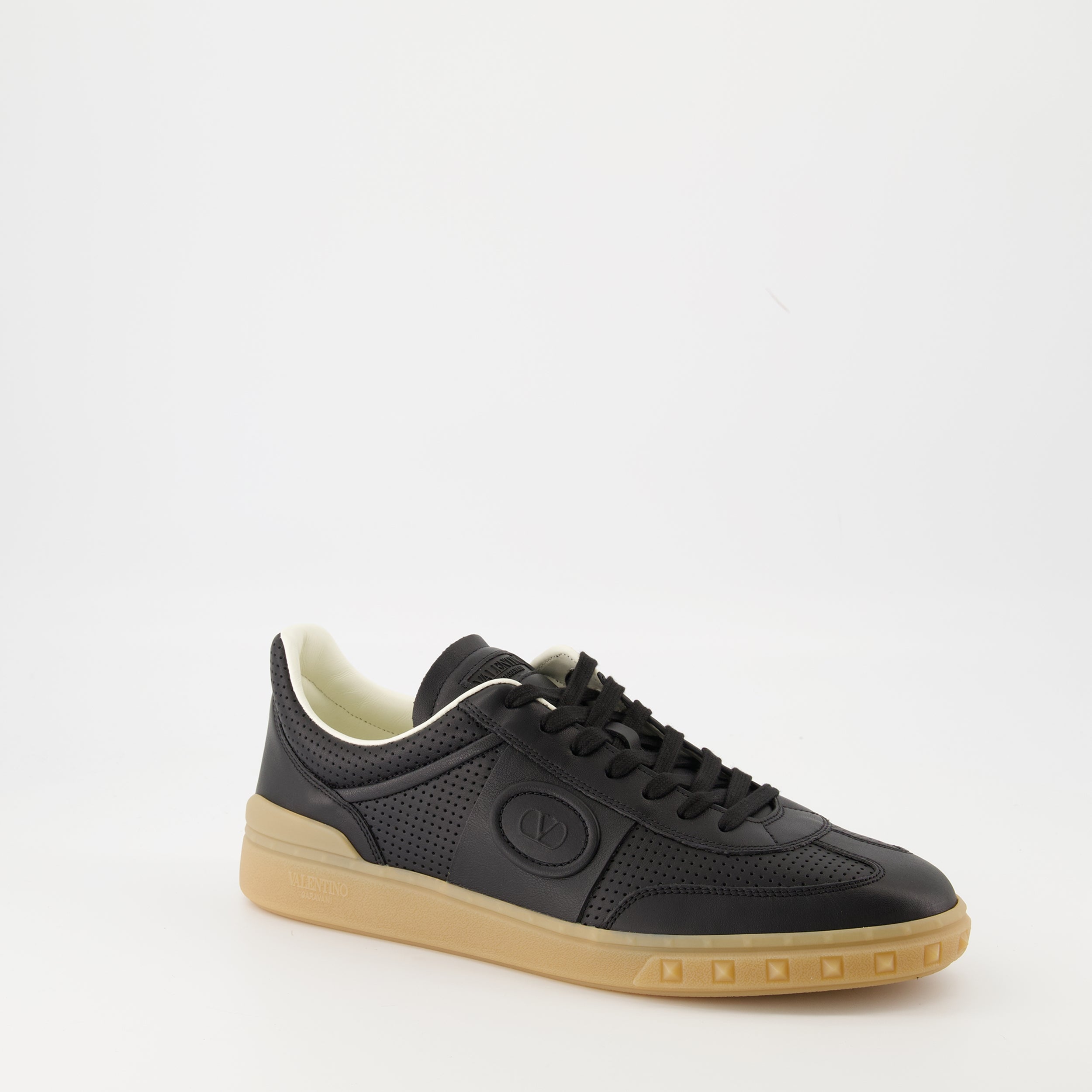 UpVillage Sneakers
