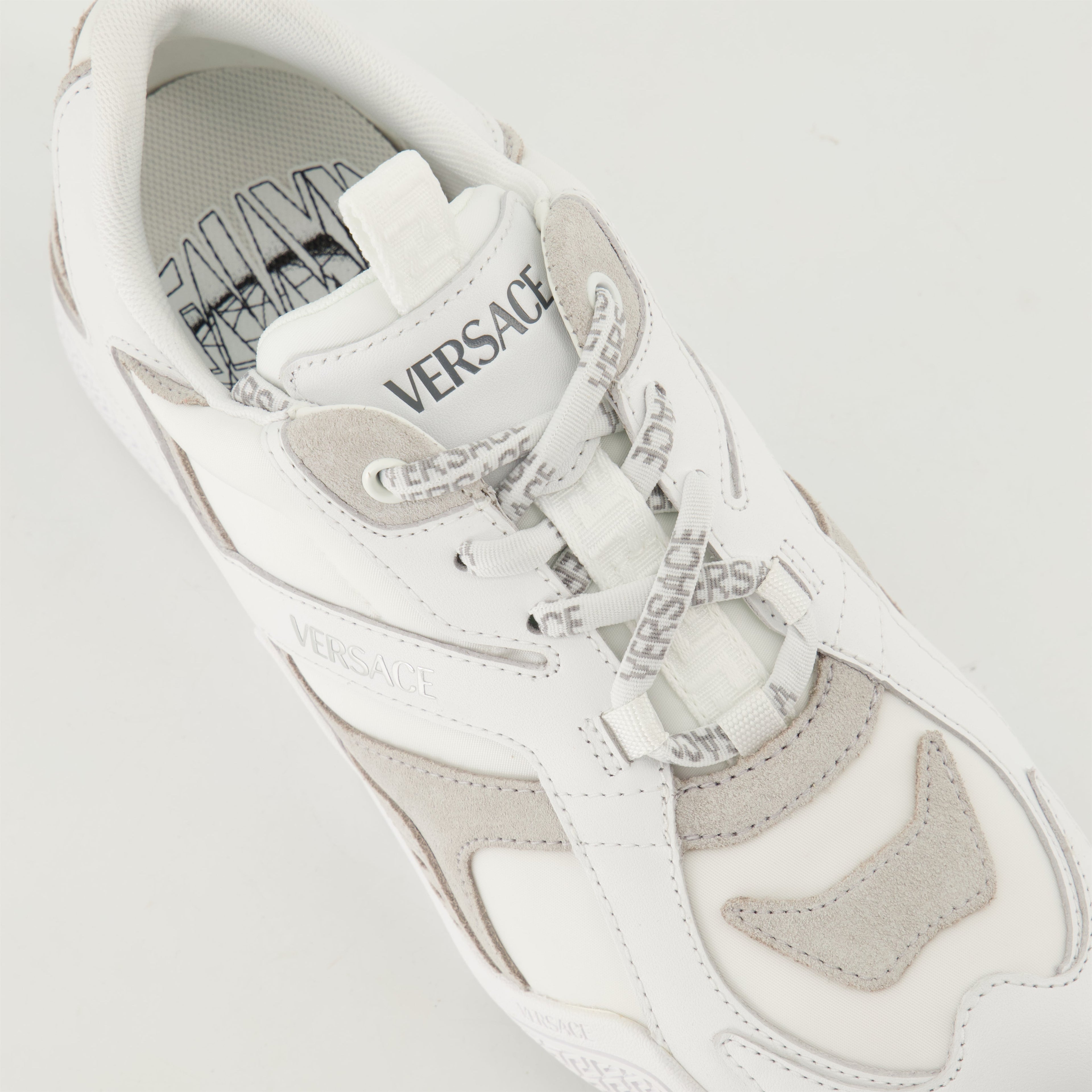 Galaxia Sneakers