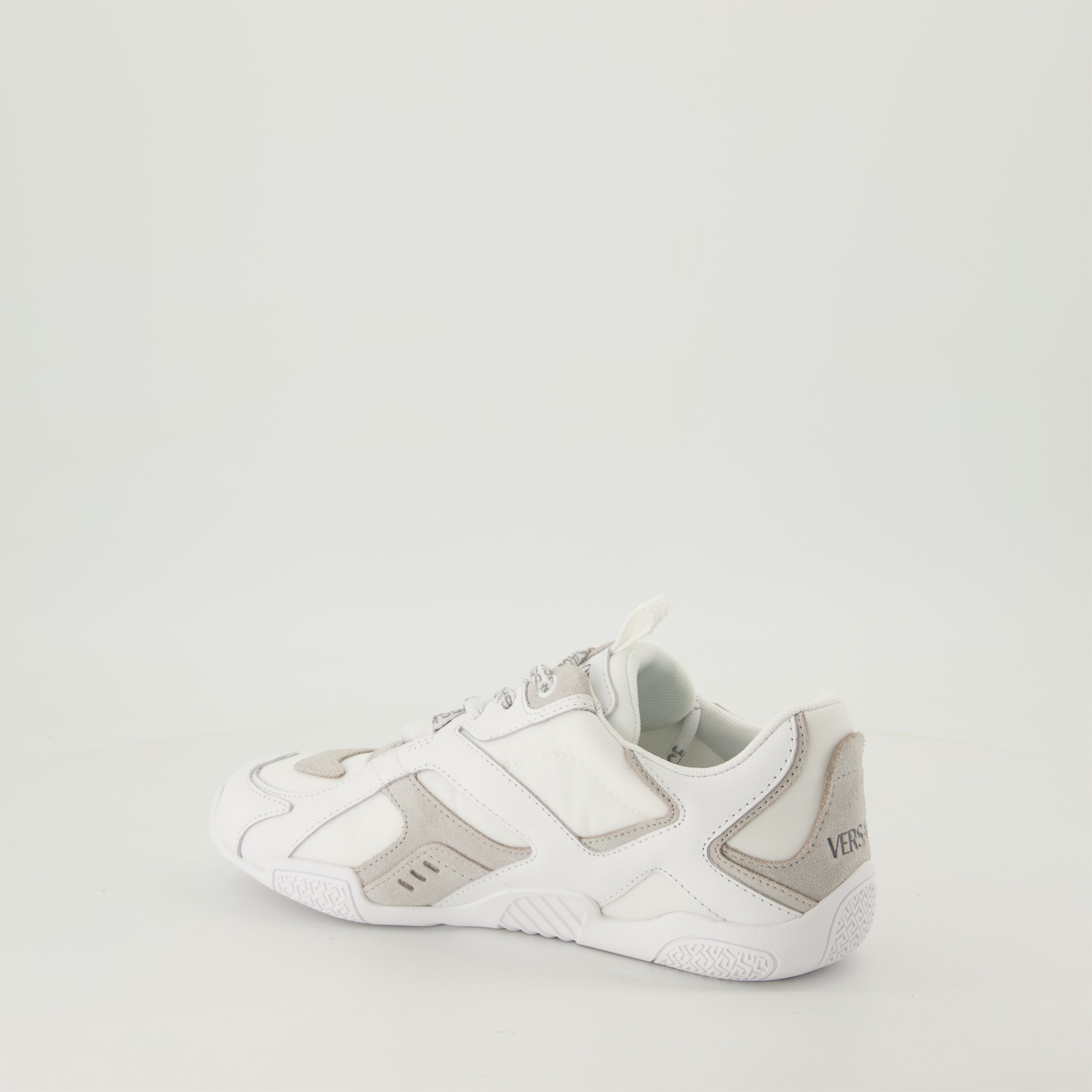 Galaxia Sneakers