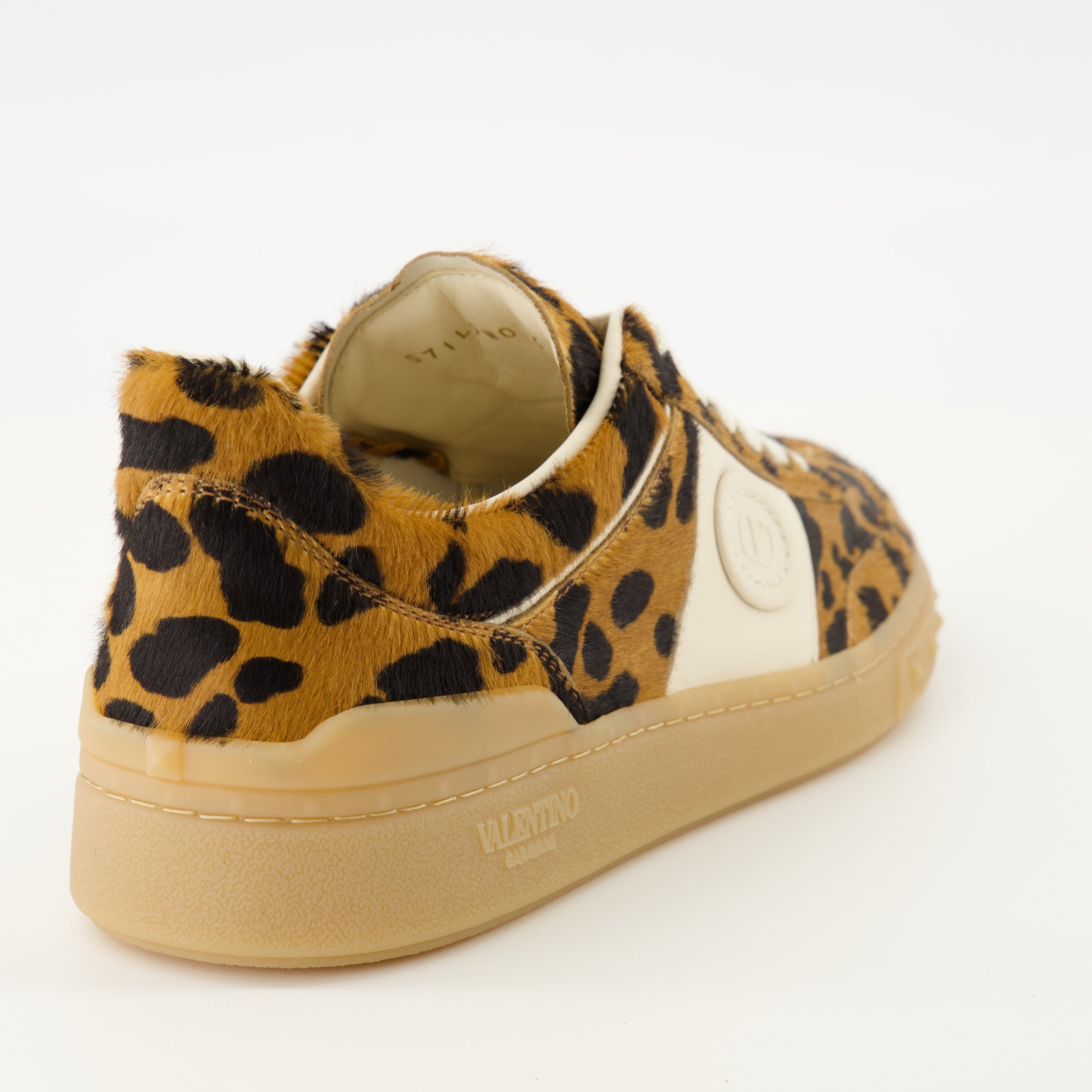 UpVillage Sneakers