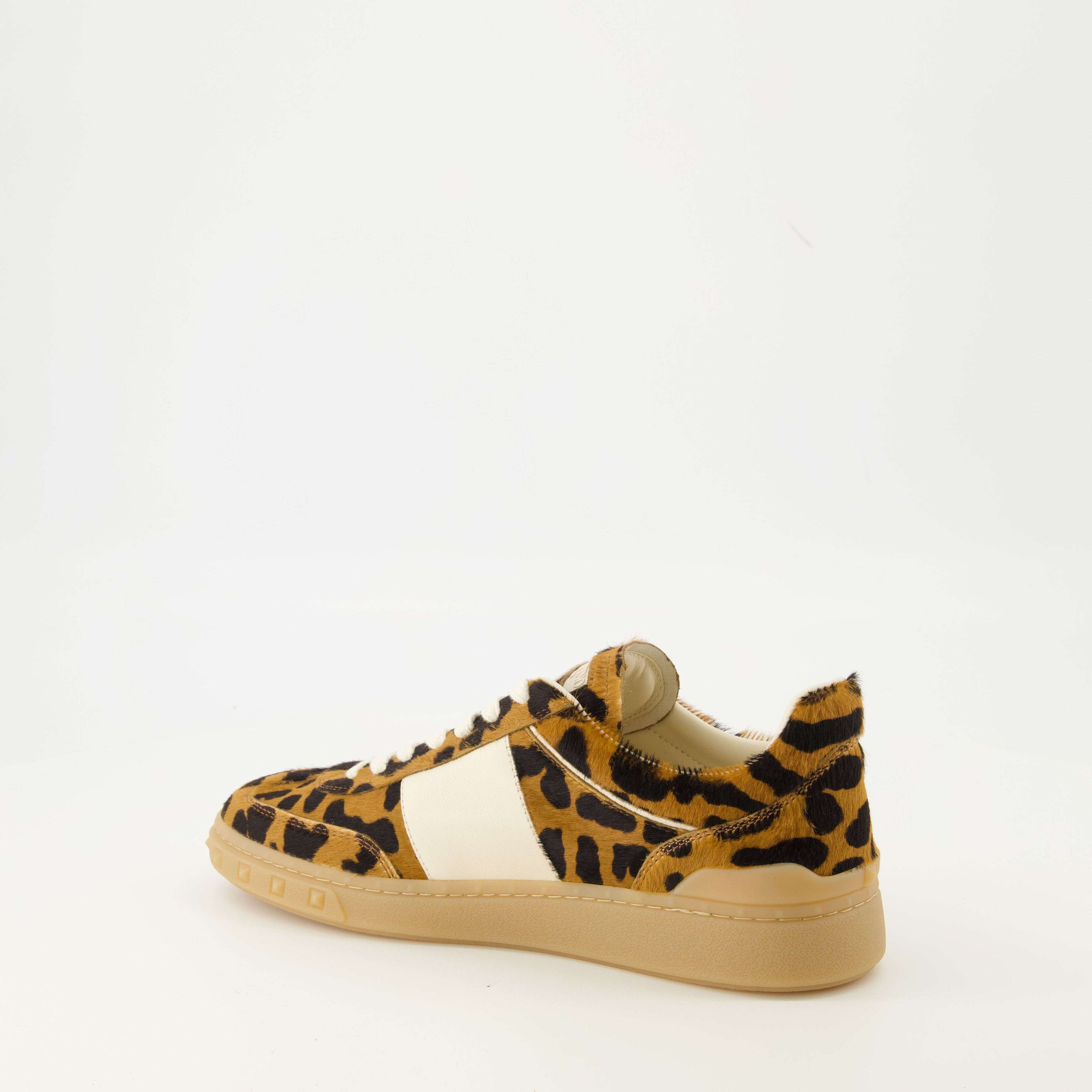 UpVillage Sneakers