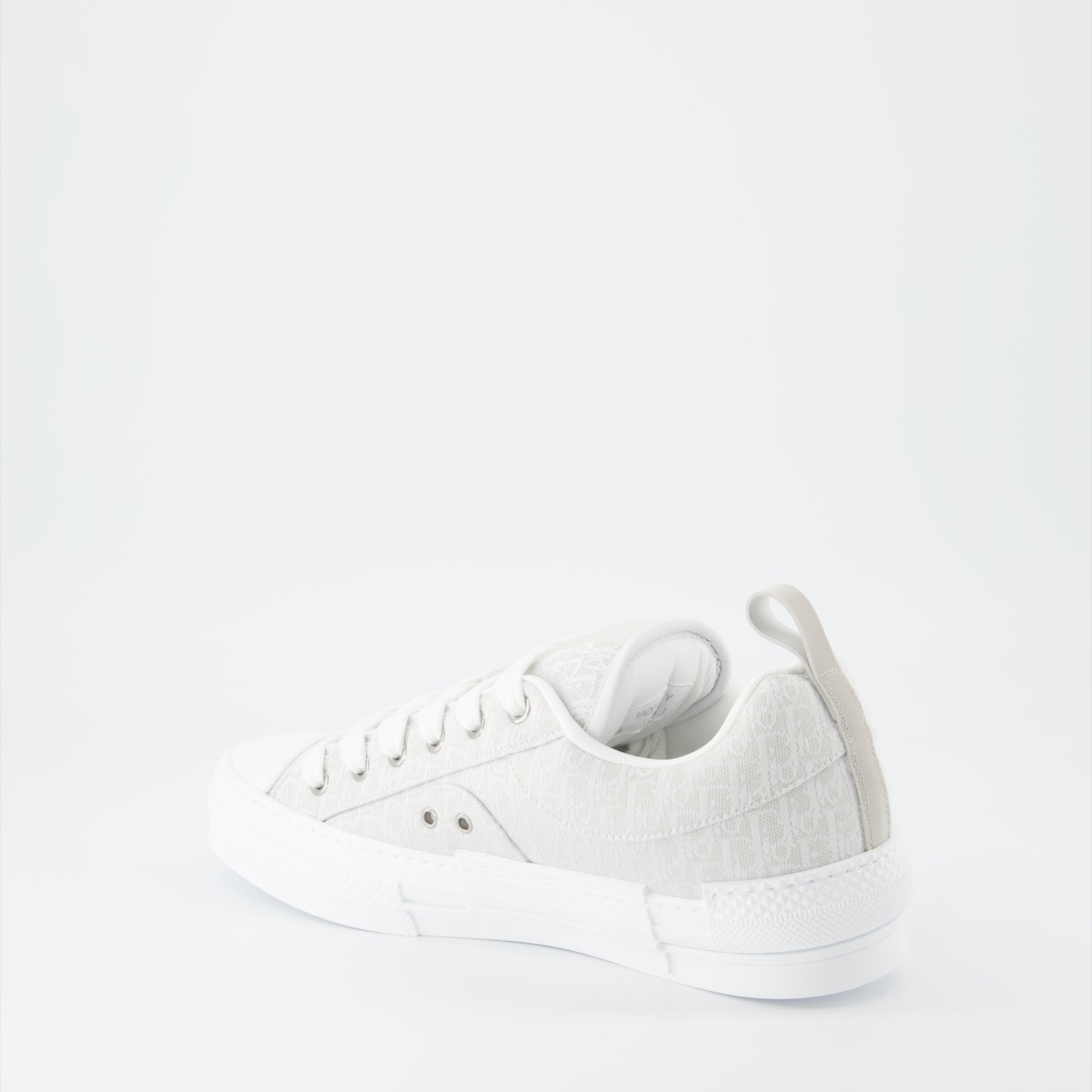 B23 sneakers