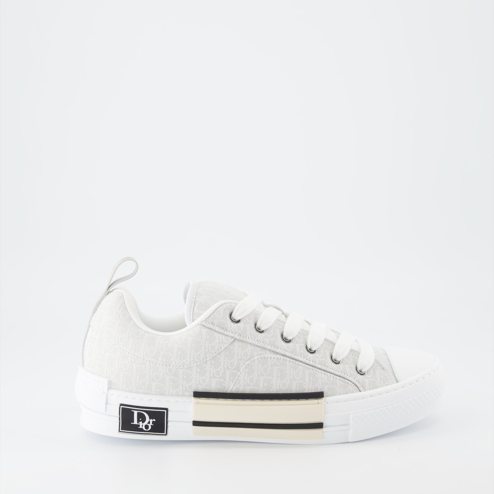 B23 sneakers
