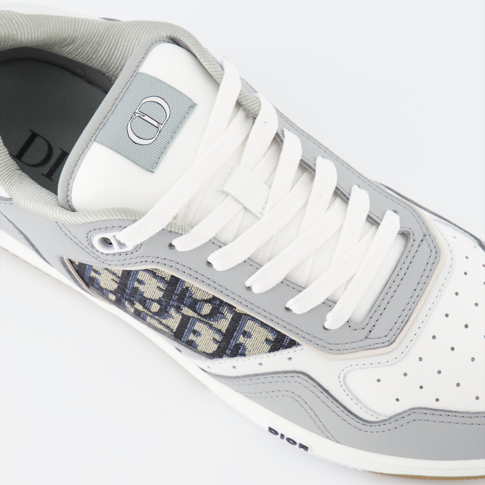 B27 Sneakers