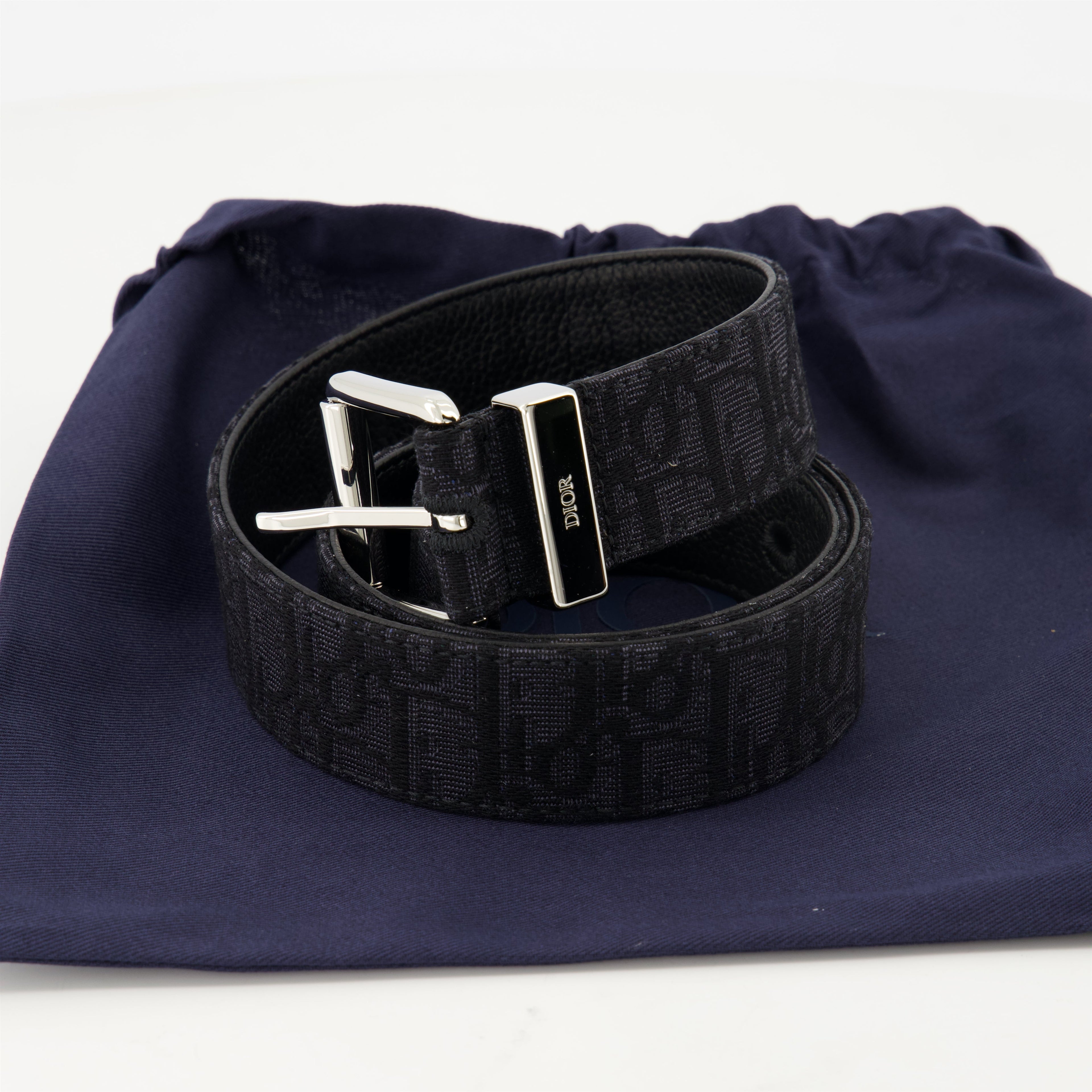 Oblique Belt