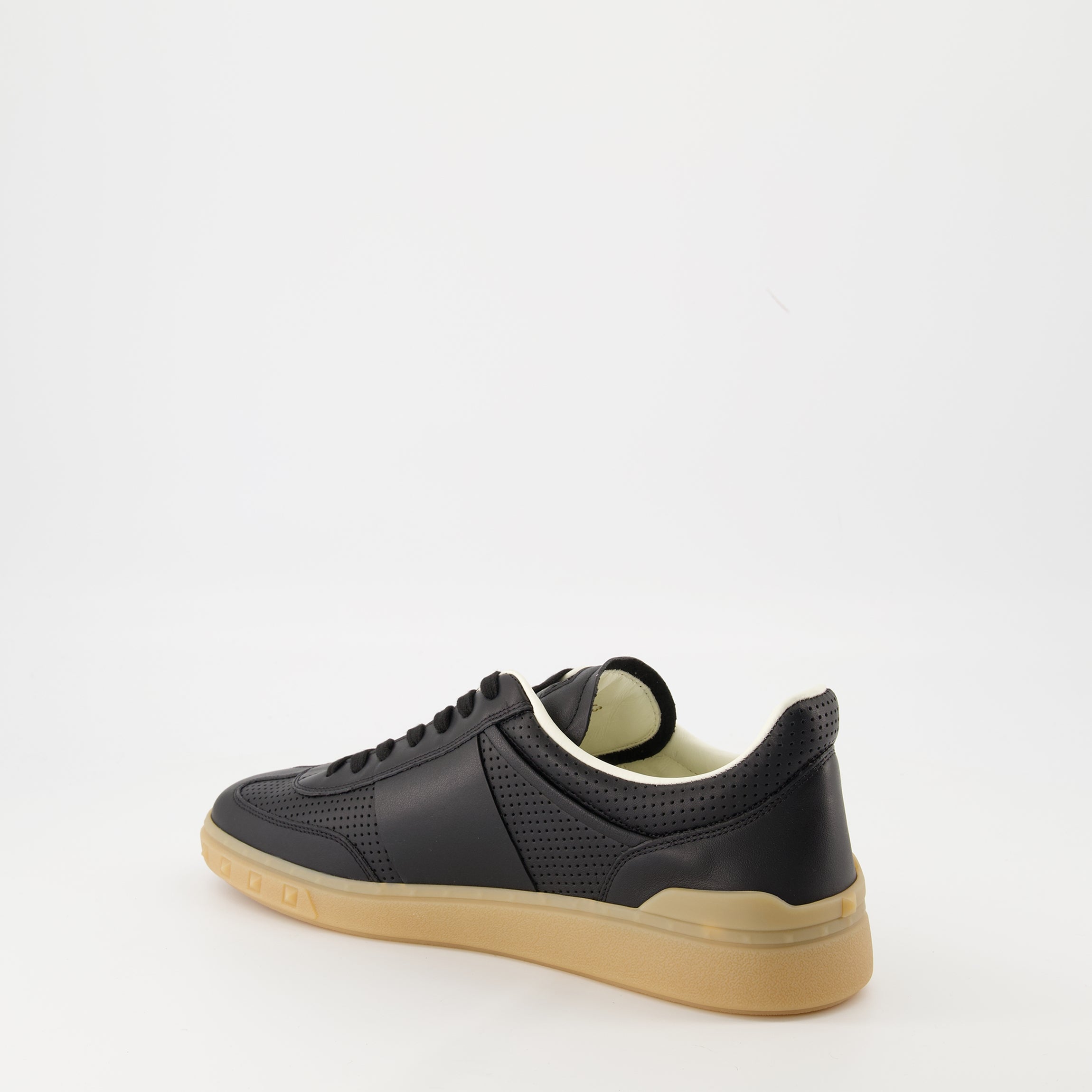 UpVillage Sneakers